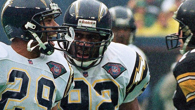 PHOTO: David Griggs, center, celebrates after recovering a fumble by Pittsburgh's Barry Foster during the first quarter of the AFC Championship game, Jan. 15, 1995 in Pittsburgh.