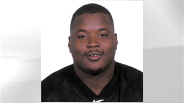 PHOTO: Atlanta Falcons Doug Miller poses for 2000 team headshot.