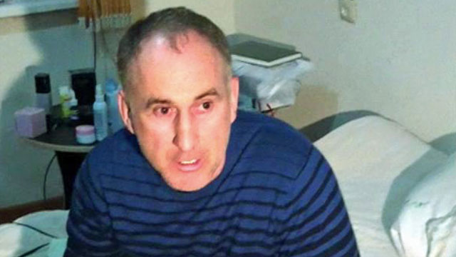 PHOTO: The father of Boston bomb suspects, Anzor Tsaraev reacts as he talks to the media about his sons, in his home in the Russian city of Makhachkala, April 19, 2013.