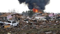 PHOTO: Fire after tornado