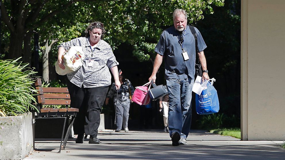PHOTO: Furloughed federal employees