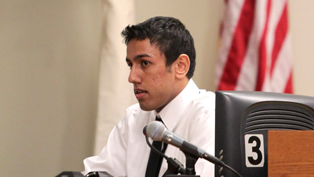PHOTO: Rutgers student Lokesh Ojha testifies during the trial of Dharun Ravi at the Middlesex County Courthouse Feb. 29, 2012 in New Brunswick, N.J.