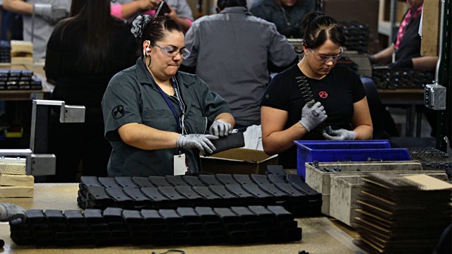 PHOTO: Magpul employees