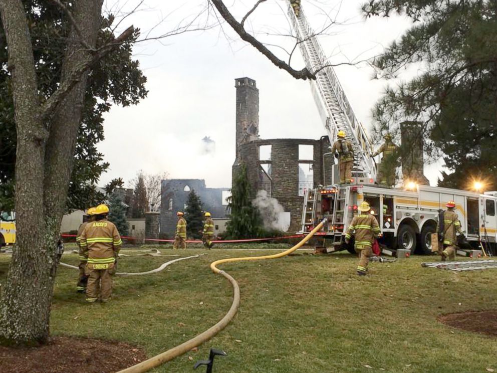 PHOTO: Firefights work to put out a fire at a home on Childs Point Road, Jan. 19, 2015, in Annapolis, Md.