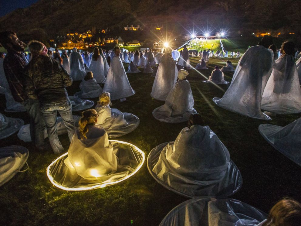 PHOTO: More than 1,000 participants gather at Rock Canyon Park in Provo, Utah, in an attempt to set a world record for the largest recreation of a live Nativity scene, Dec. 1, 2014.