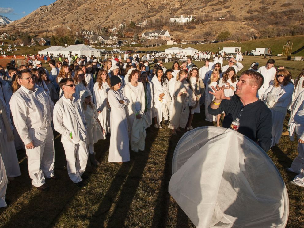 PHOTO: More than 1,000 participants gather at Rock Canyon Park in Provo, Utah, in an attempt to set a world record for the largest recreation of a live Nativity scene, Dec. 1, 2014.