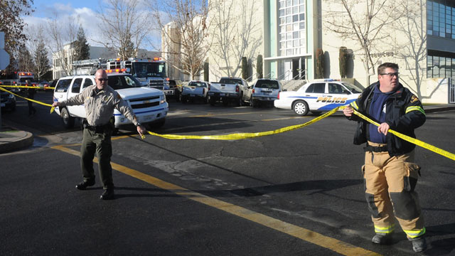 PHOTO: Officials tape off an area outside San Joaquin Valley high school in Taft, Calif., Jan. 10, 2013.