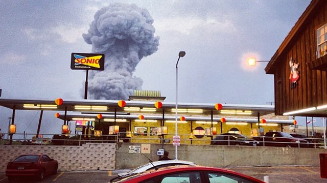 http://a.abcnews.com/images/US/ap_texas_explosion1_waco_wy_130418_wg.jpg