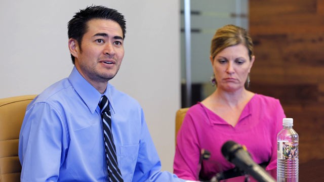 PHOTO: Thomas Beatie, and his girlfriend Amber Nicholas, speak at their attorneys office, April 2, 2013, in Phoenix.