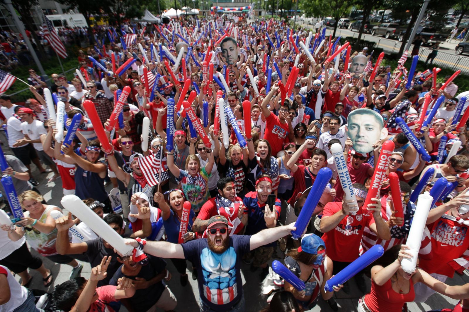 2014 World Cup: How US Fans Celebrate the World Cup Photos | Image #1