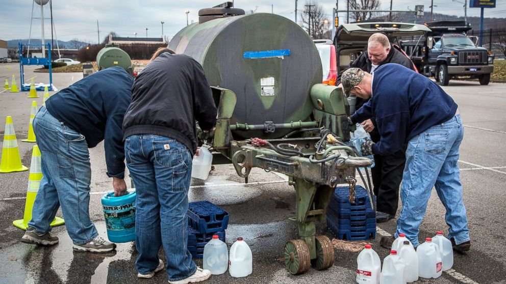 PHOTO: Local residents in Charleston, W.V. continue to arrive at distribution centers to load up on bottled water on Jan. 12, 2014 after a chemical spill on Jan. 9, 2014 in the Elk River.