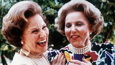 PHOTO: Abigail Van Buren and Ann Landers