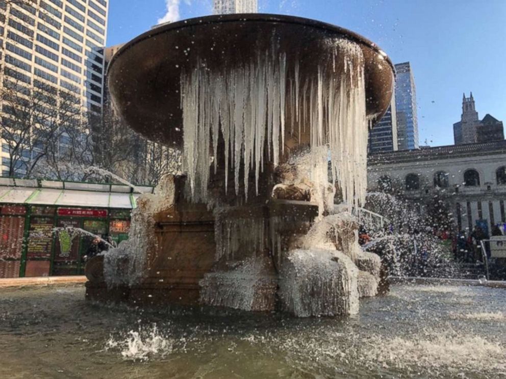 bryant-park-fountain-ht-mem-171227_4x3_992.jpg