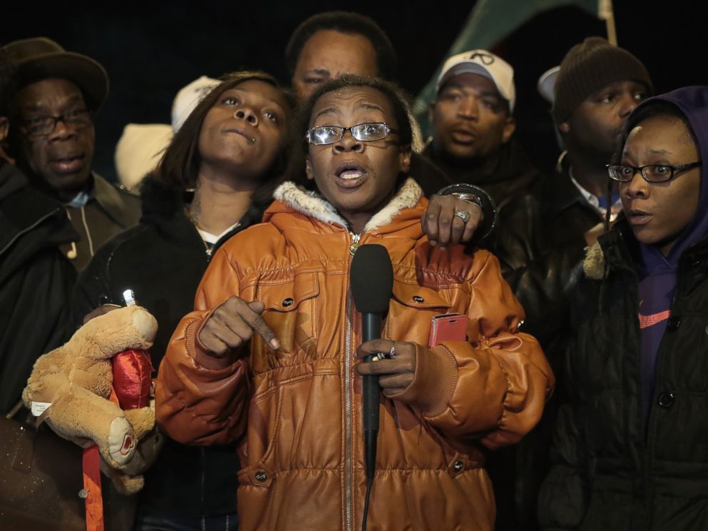 PHOTO: Nakeeia Williams speaks during a vigil in the Park Manor neighborhood to honor her 11-year-old daughter, Takiya Holmes, who died after being shot by a stray bullet while riding in a car with her mother last Saturday on on Feb. 14, 2017 in Chicago.