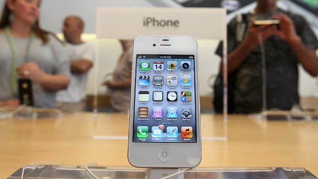 PHOTO: The new Apple iPhone 4Gs is displayed at an Apple store, San Francisco, California,  Oct. 14, 2011.