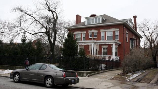 PHOTO: U.S. Democratic presidential candidate Illinois Senator Barack Obama house is seen March 3, 2007 in Chicago, Illinois.