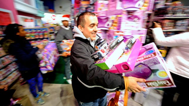 PHOTO: Black Friday Midnight Openings Prove