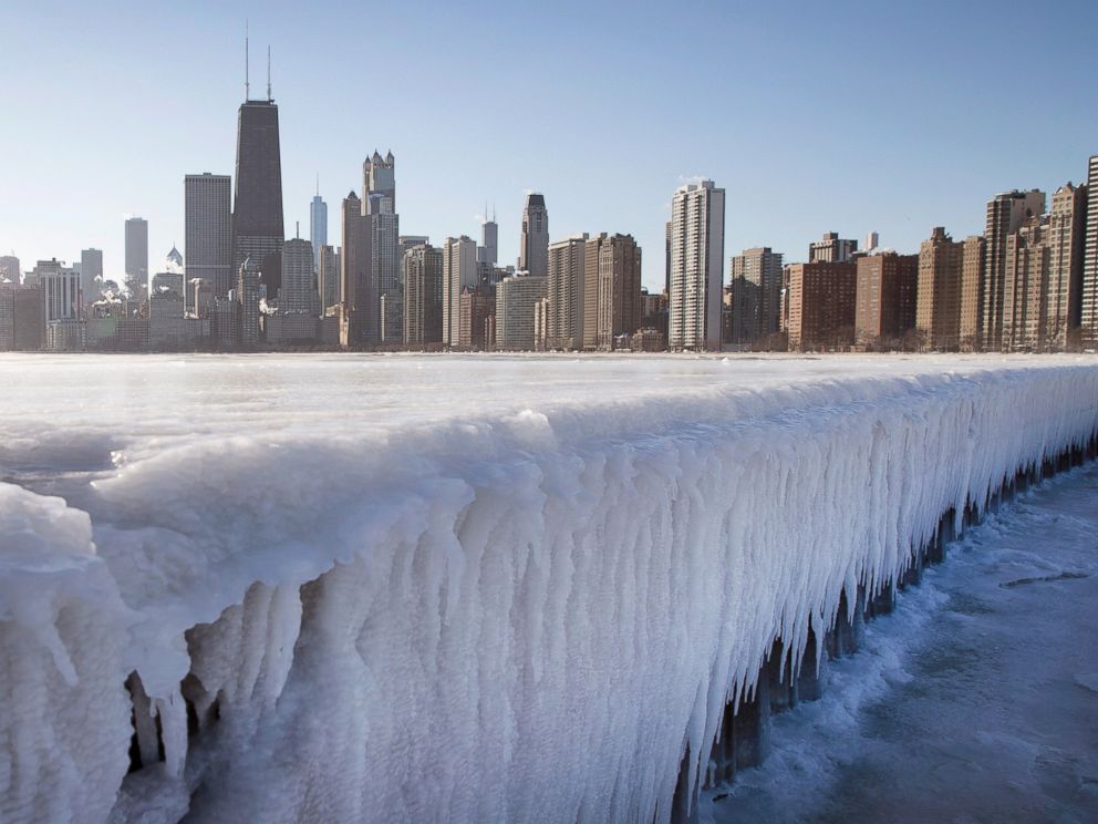 PHOTO: Ice builds up along North Avenue Pier while temperatures hovered around zero degrees Fahrenheit on Jan. 7, 2015 in Chicago, Ill.