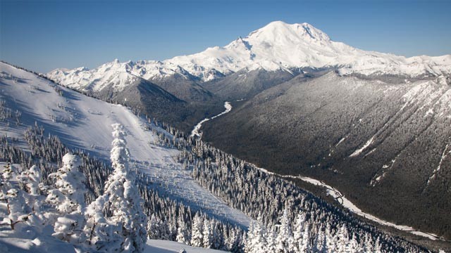 PHOTO: Mount Rainier and Crystal Mountain Ski Resort