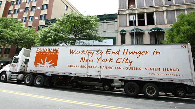 PHOTO: A general view of atmosphere at the Feeding America event encouraging consumers to join in the fight against hunger at Food Bank for New York.