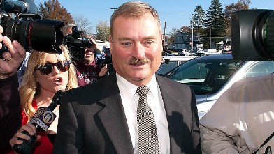 PHOTO: Former Penn State vice president Gary Schultz enters the courtroom for his arraignment, Nov. 7, 2011, in Harrisburg, Pa.