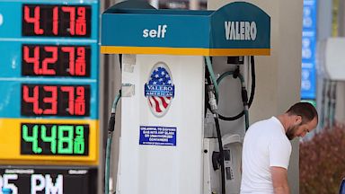 PHOTO: A customer pumps gas into his truck at a Valero gas station, July 22, 2013 in Mill Valley, California.