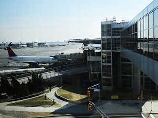 Stun Gun Gets Past JFK Security