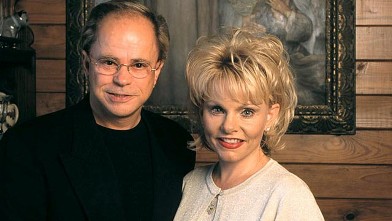 PHOTO: Lori and Jim Bakker are seen at their home in Fort Mills, South Carolina, Dec. 15, 1999.