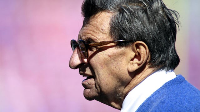 PHOTO: Head coach Joe Paterno of the Penn State Nittny Lions prepares to play the Florida Gators prior to the Outback Bowl at Raymond James Stadium on January 1, 2011 in Tampa, Florida.
