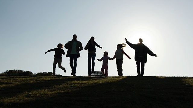 PHOTO: A new report weighs in on the recipe for a happy marriage with kids.