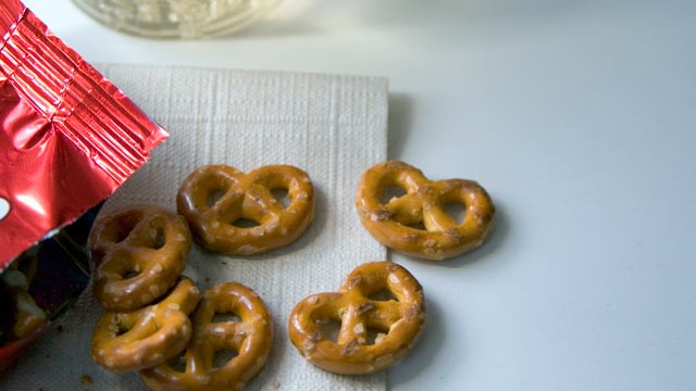 PHOTO: Airplane food has gotten less extravagant over the years.