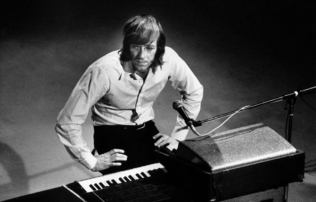 Legendary Doors Keyboardist Dead at 74