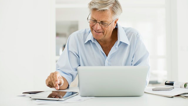 PHOTO: Working until age 70 could lead to an okay retirement, according to a new study.
