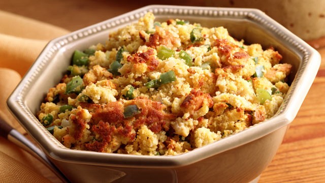 PHOTO: Hosting Thanksgiving this year? Good Morning America has some tips for you to make sure you have enough food for all.