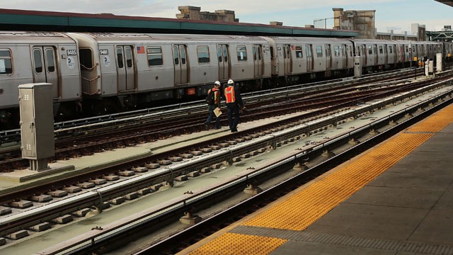 Subway Riders Should Run, Hide from Trains if Stuck on Tracks