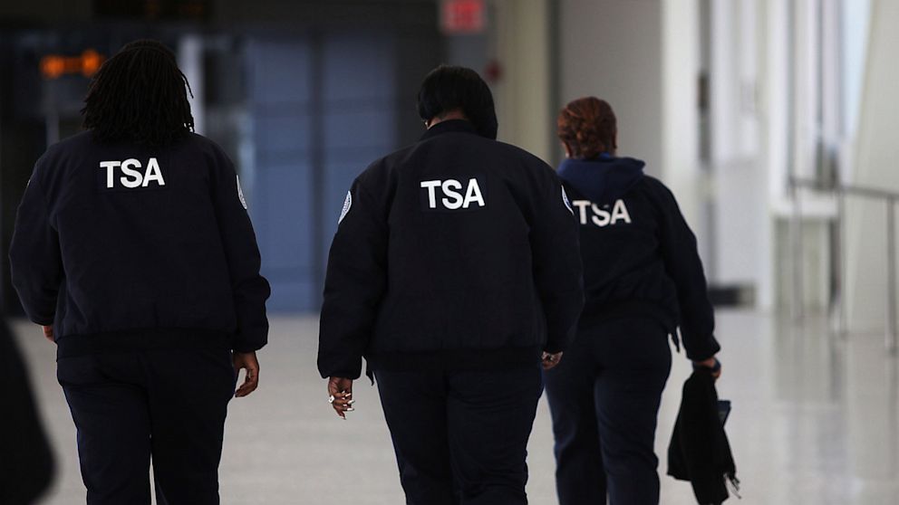 PHOTO: Transportation Security Administration (TSA) workers