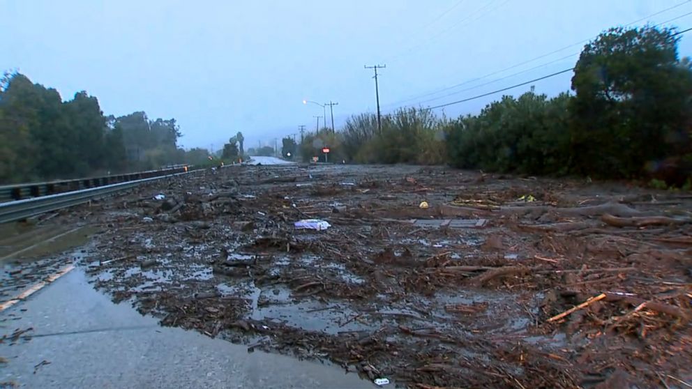 5 dead after flooding and mudslides force thousands to flee in California
