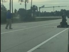 Video Shows Passer-by Shooting Florida Deputy's Attacker - ABC News