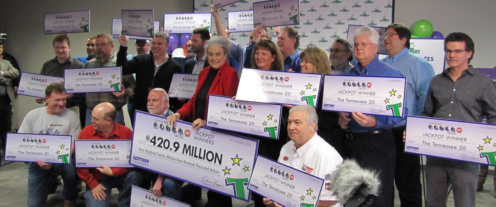 Tennessee 20 Group Claims Nearly $421M Powerball Jackpot 