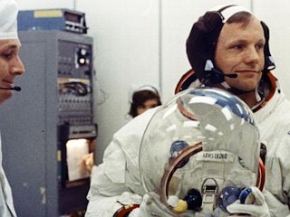 Photos: Neil Armstrong Dead at 82