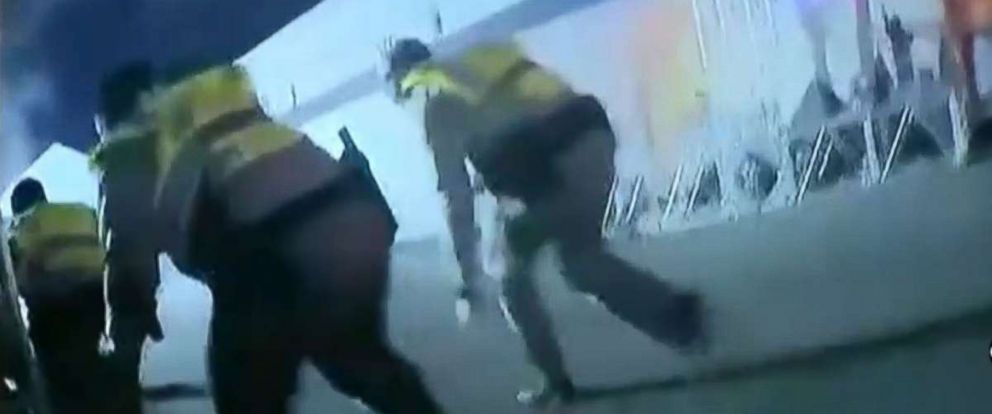 Newly Released Police Bodycam Footage Shows Chaos Of Las Vegas Massacre Abc News 