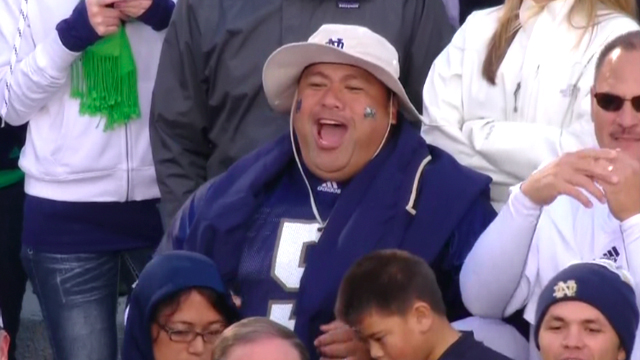 PHOTO: Bleacher Report tweeted, "Manti Te'o's father, Brian, loving the Fighting Irish defense #GoIrish"