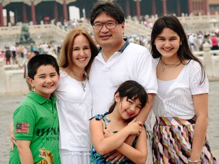 Hero Surgeon Drowns As Wife Tries to Save Him