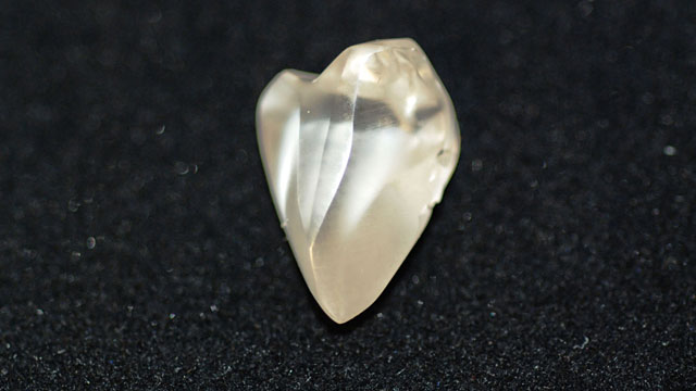 Photo: 3.86-carat white diamond