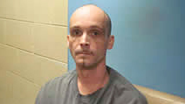 PHOTO: James Lundry, 39, who broke loose from police custody, is on a crime spree in the town of Pocahontas, Ark.