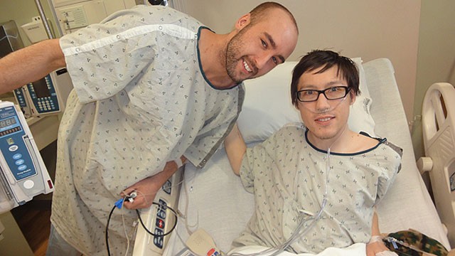 PHOTO: Ricky Cisco (left) shared a kidney with stranger Jeff Kurze (right).
