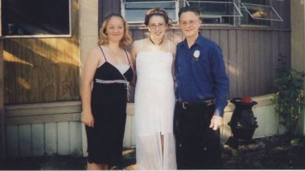 PHOTO: Levi Karlsen, right, shown with his sister Erin and his ex-wife, was killed in what was initially ruled an accident when the truck he was working on fell off its jack and onto him in 2008.