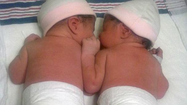 ht new years twins kb 140101 16x9 608 New Years Twin Babies Born in Separate Years