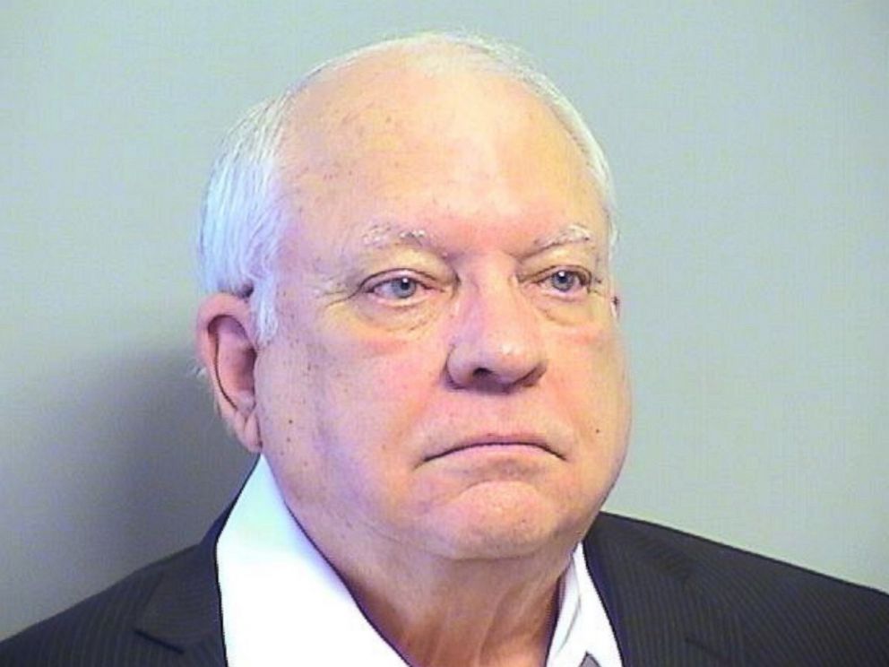 PHOTO: Reserve sheriffs deputy Robert Bates appears in a booking photo at the Tulsa County - ht_robert_bates_tulsa_county_jail_jc_150414_4x3_992