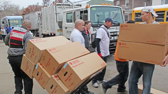 PHOTO: Volunteers from Arizona to Canada arrived in Belle Harbor, N.Y., this week to help with the recovery in one of the hardest hit communities.